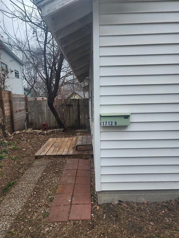 Building Photo - 1712 Valeria St