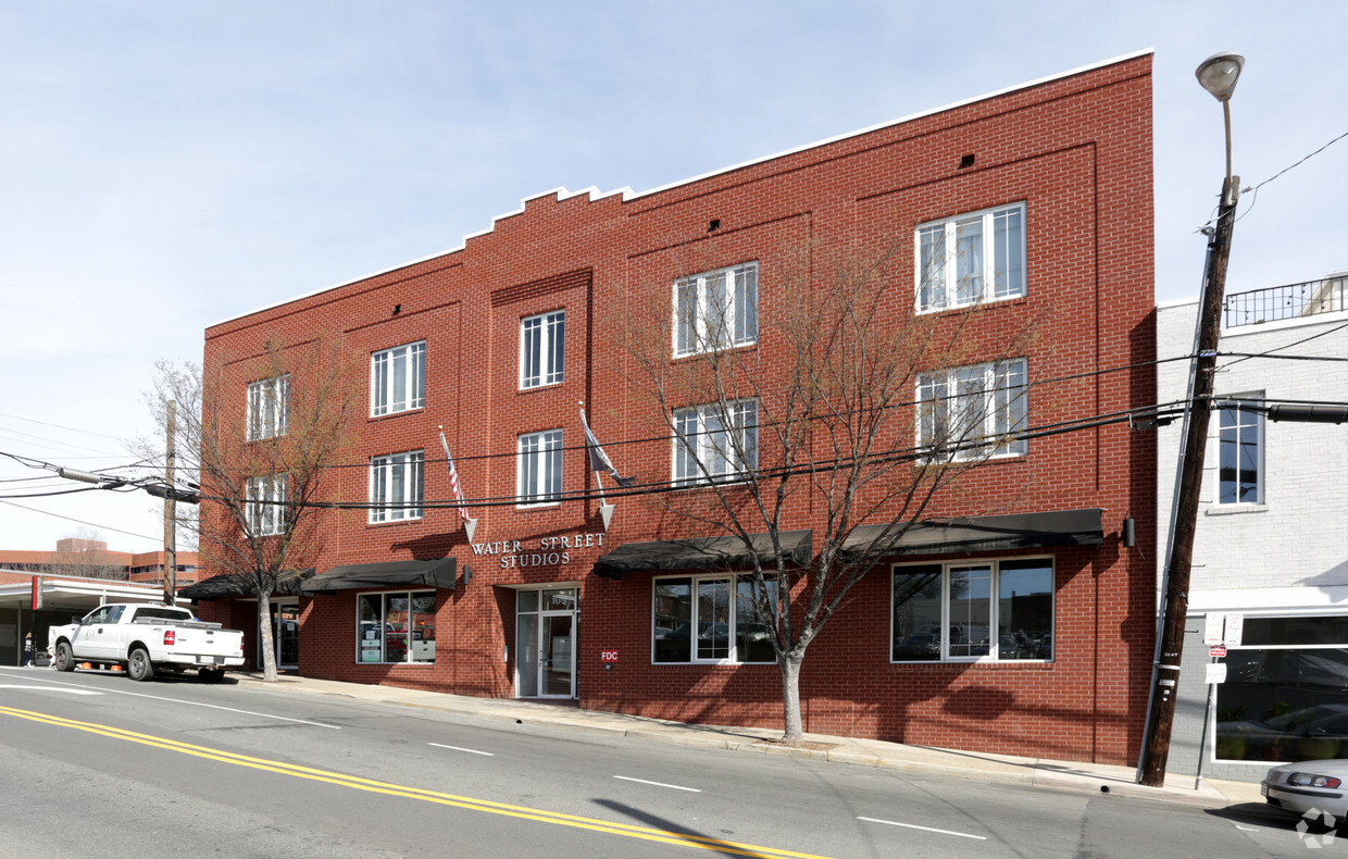 Foto del edificio - Water Street Apartments