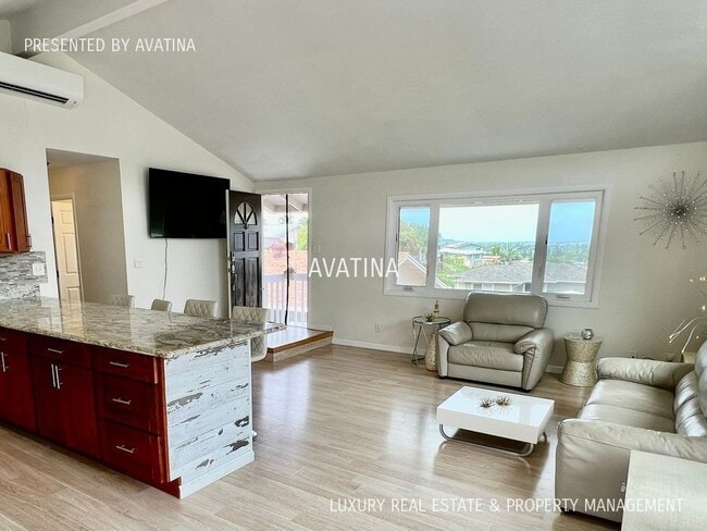 Building Photo - 1389 Nanialii St