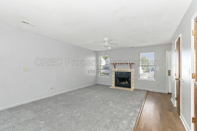 Building Photo - 169 Pine Shadow Dr