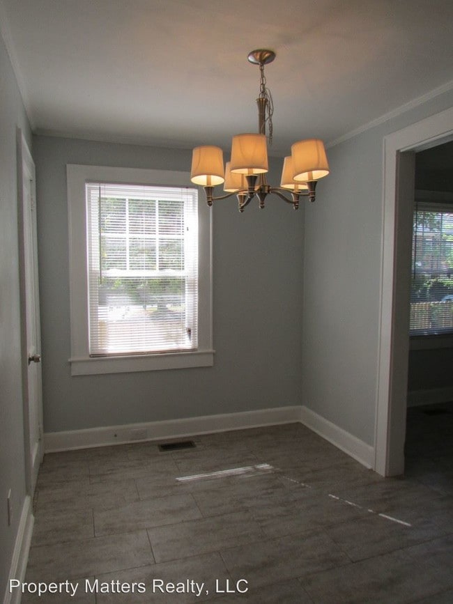 Building Photo - 2 br, 1 bath House - 722 East Maple Avenue
