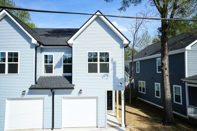 Foto del edificio - Brand NEW Three Bedroom Home!
