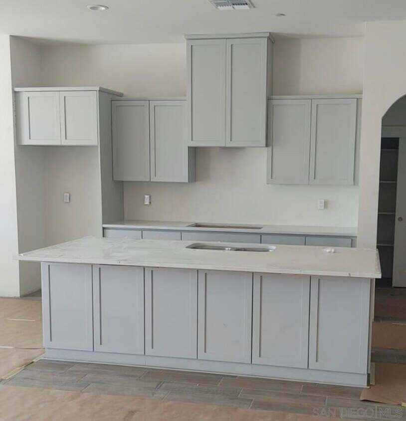 Building Photo - 1117 Brookline Ln