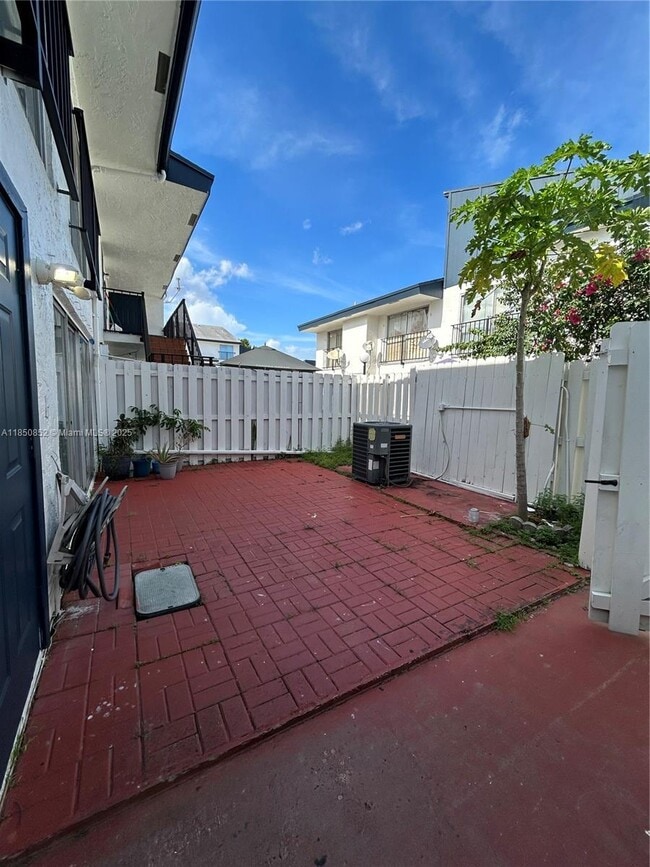 Building Photo - 15476 SW 85th Ln