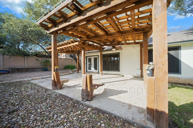 Building Photo - 1936 Creek Hollow