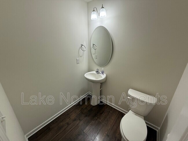 Foto del edificio - 9010 Harwood Knoll Dr