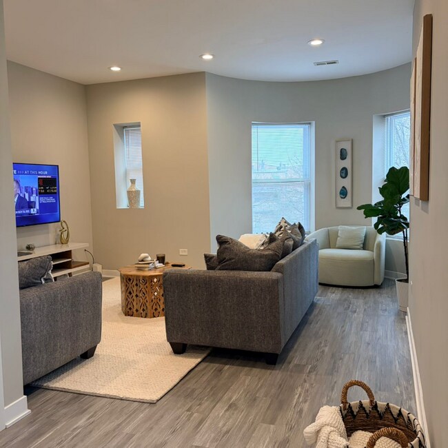 Photo - 4753 S St Lawrence Ave Apartment