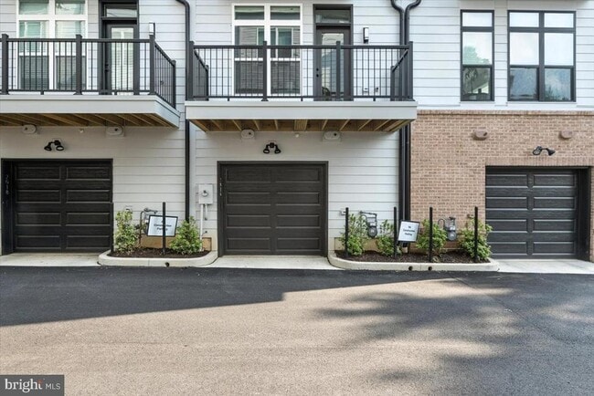 Building Photo - 2016 Tysons Ridgeline Rd