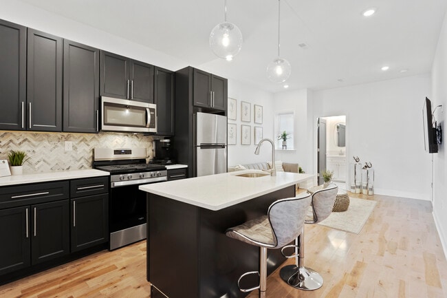 Photo - 5221 Walnut St Apartments