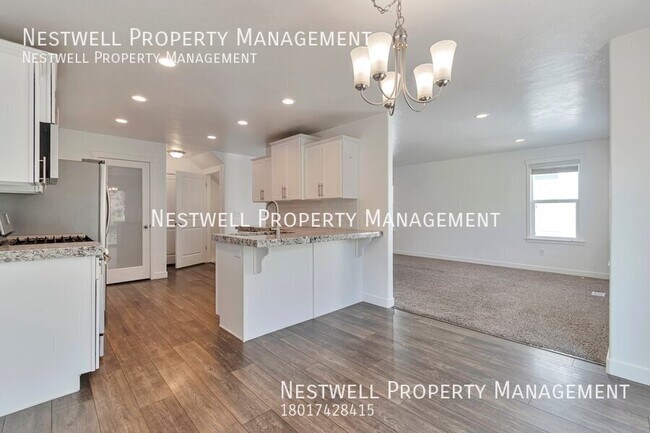 Foto del edificio - Fantastic 4-bed Townhome in Bluffdale
