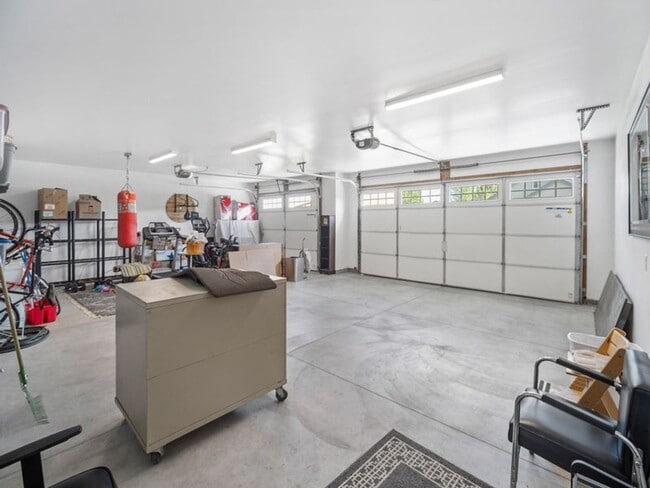 Foto del edificio - Luxury 3-Bed, 2-Bath Home with Spa Ameniti...