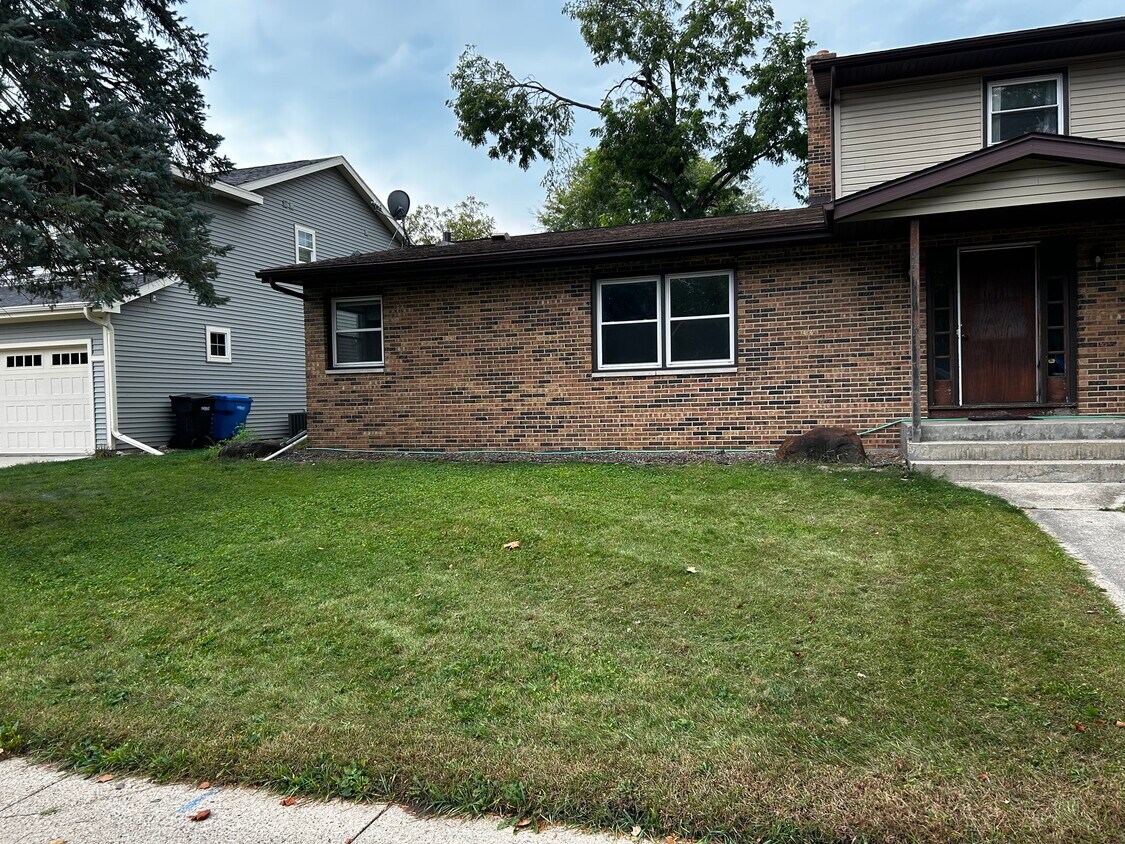 Foto principal - 2424 Amherst Rd