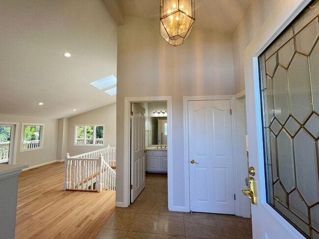 Building Photo - $1,000 Off Move-In Special!!! Very Private...