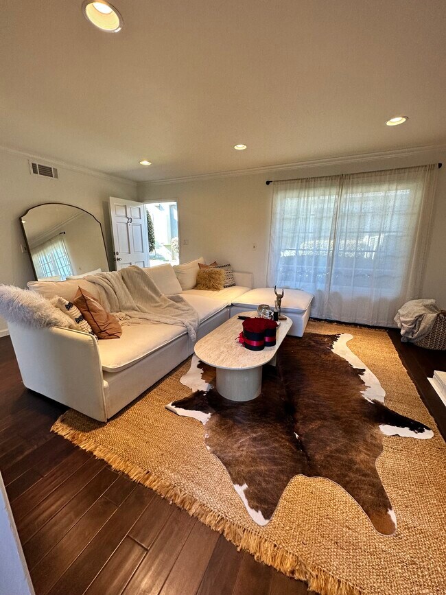 Building Photo - 1845 Anaheim Ave