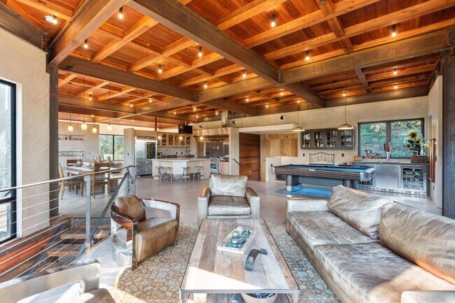 Foto del edificio - 27753 Sherlock Rd