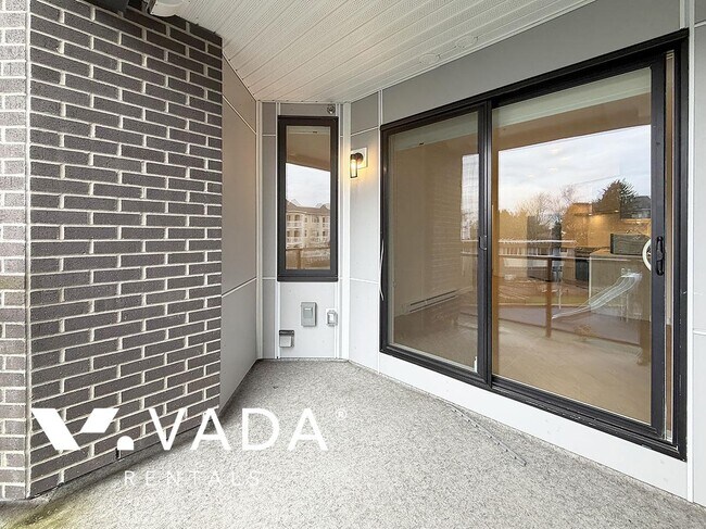 Photo du bâtiment - Central Langley 1 BR APT Rental 213-20695 Eastleigh Cr Langley: VADA