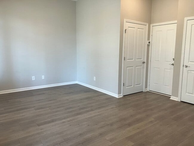 Building Photo - One Month Free $1,950 off at Arden Village Townhome in Columbia