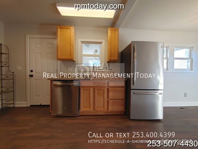 Foto del edificio - 1854 E Fairbanks St