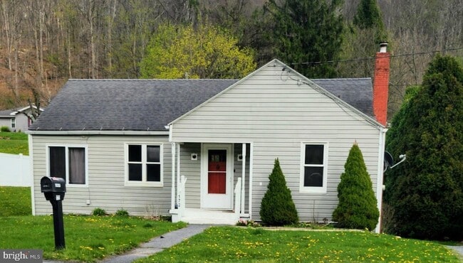 Building Photo - 172 Raystown Rd