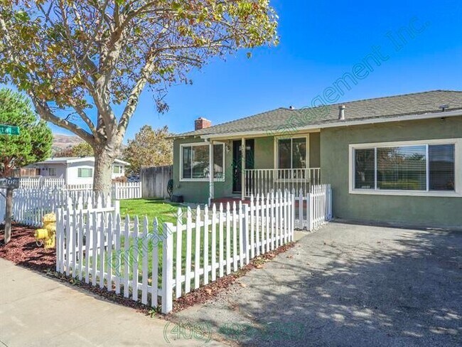 Building Photo - 3428 San Marino Ave