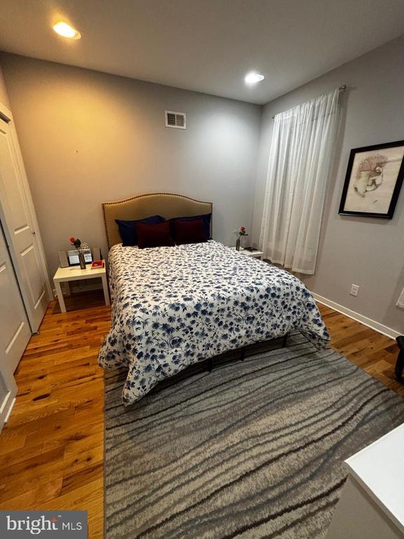 Foto del edificio - 2633 Earp St