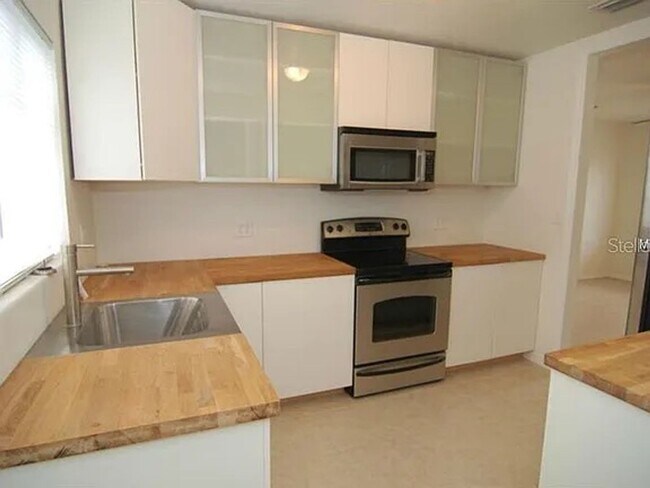 Foto del edificio - 851 Carver St