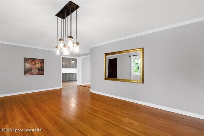 Building Photo - 118 S Indian Cir