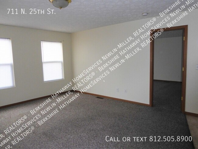 Building Photo - Ground level-1 Bedroom 1 Bath Apartment-Pe...