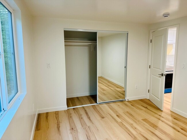 Building Photo - 2922 8th Ave