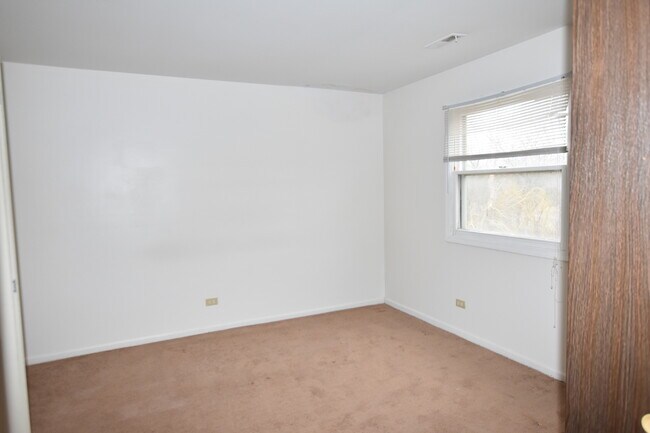 Building Photo - 4052 Charleston Rd