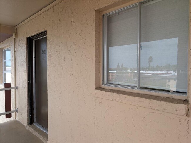 Foto del edificio - 4129 Lake Bayshore Dr