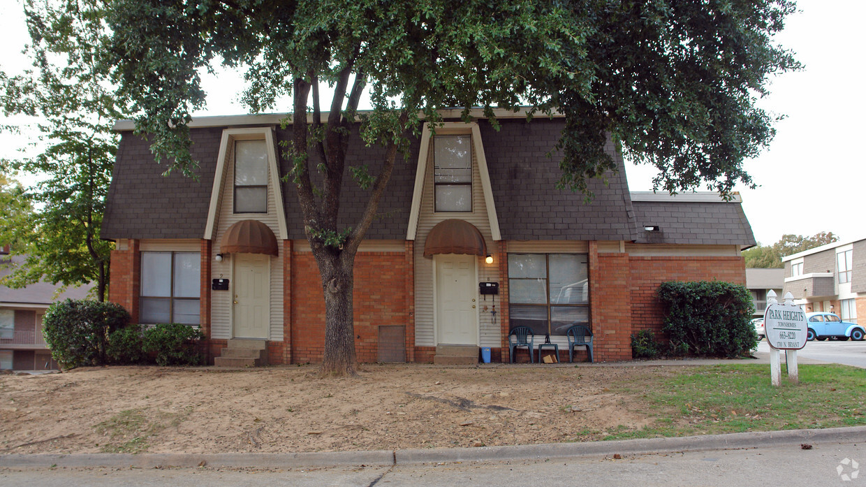 Foto del edificio - Park Heights Townhomes