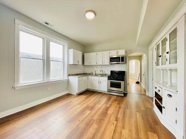 Building Photo - 1519 S Tripp Ave