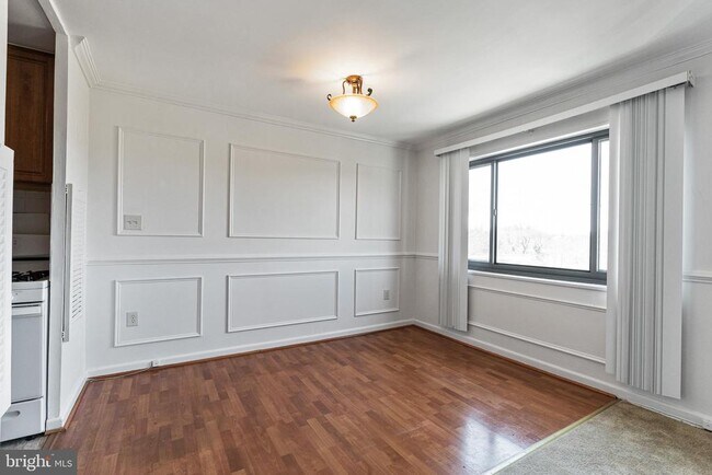 Foto del edificio - 1300 S Arlington Ridge Rd