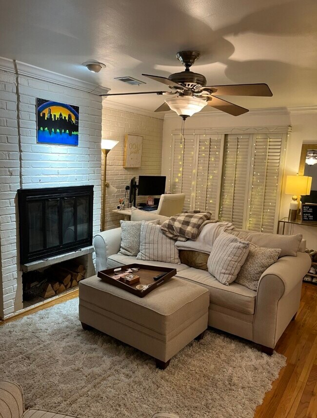 Foto del edificio - 643 W Barry Ave