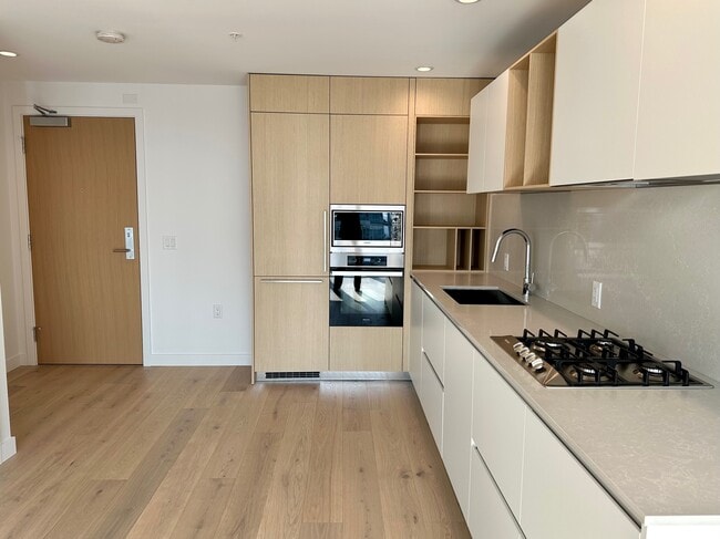 Building Photo - 6000 McKay Ave