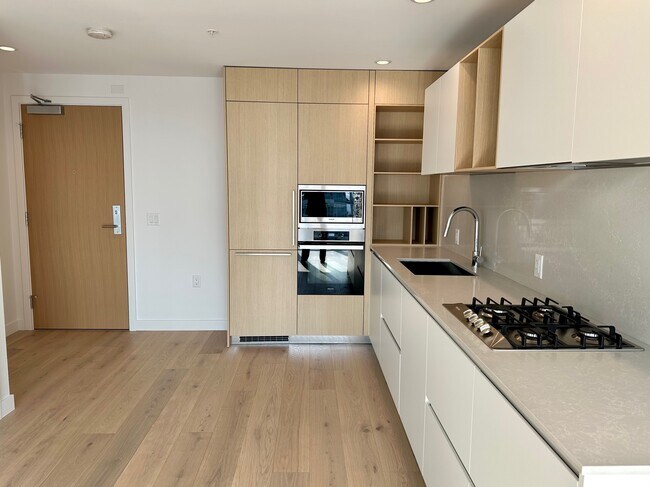 Photo du bâtiment - 6000 McKay Ave