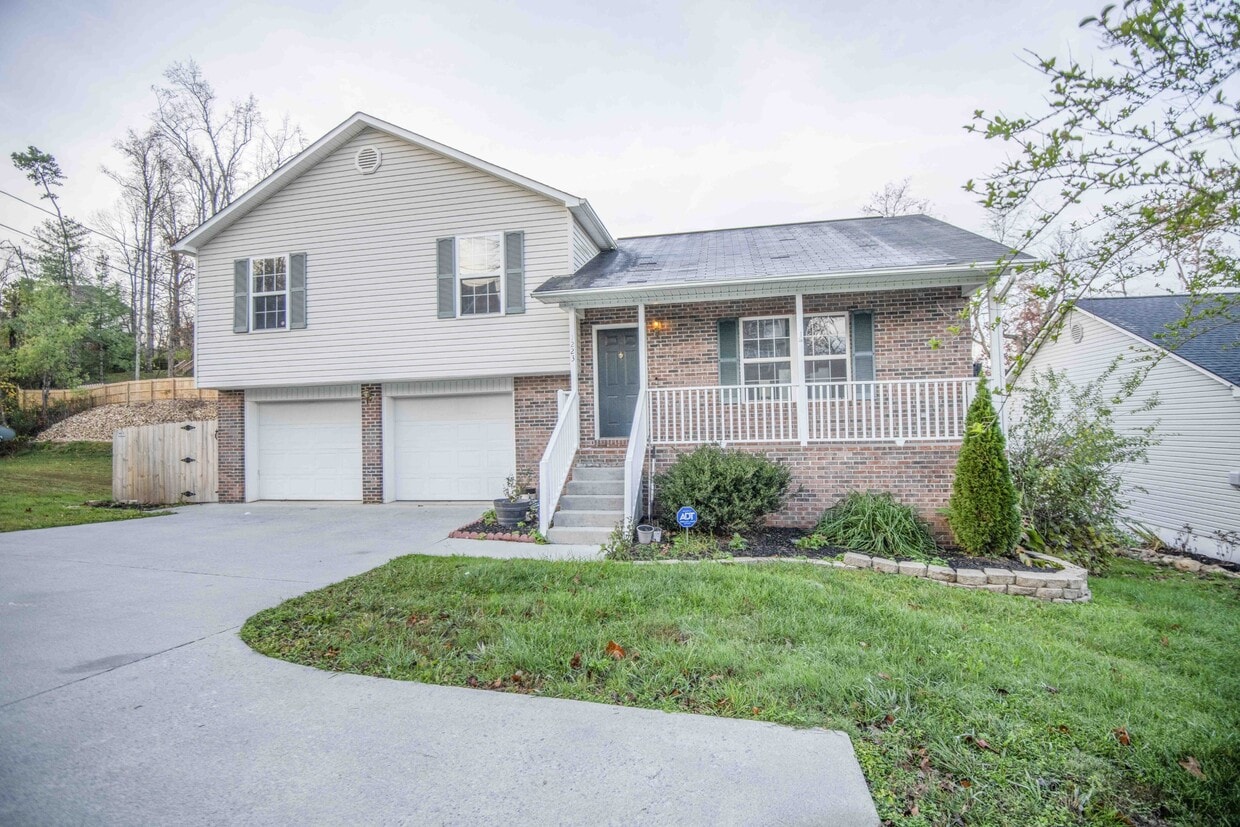 Photo - 1223 Bob Kirby Rd (Knoxville, TN)