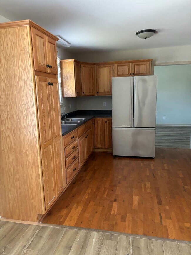 Building Photo - 307 Buckingham Pl