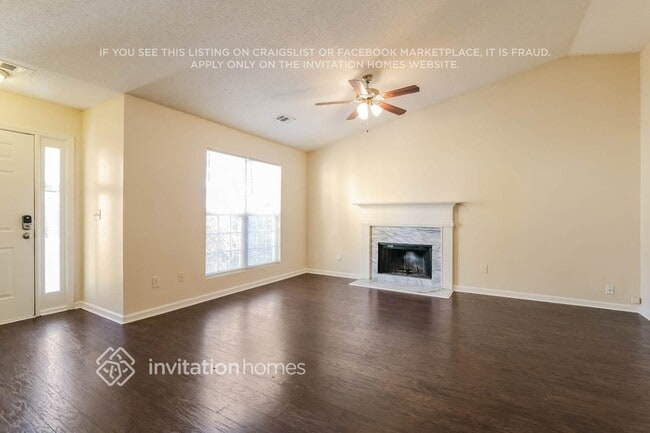 Foto del edificio - 211 Ashland Creek Ct