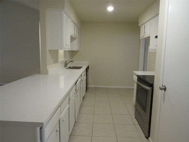 Foto del edificio - 7623 Silver Cloud Ln