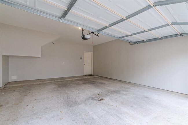 Foto del edificio - 26 Waugh Dr