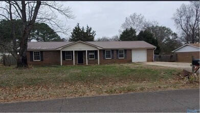 Building Photo - 112 Tres Dr