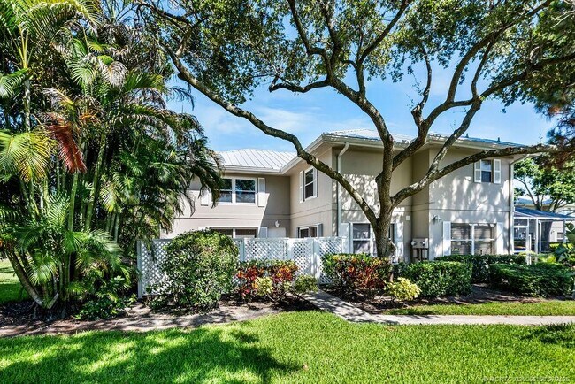 Foto del edificio - 2905 SW Lakemont Pl