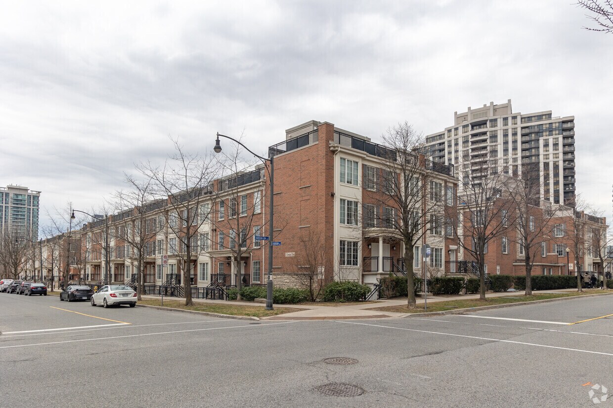 Building Photo - Toronto Centre Townhomes