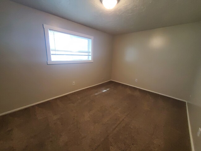 Building Photo - 1738 Grandview Dr