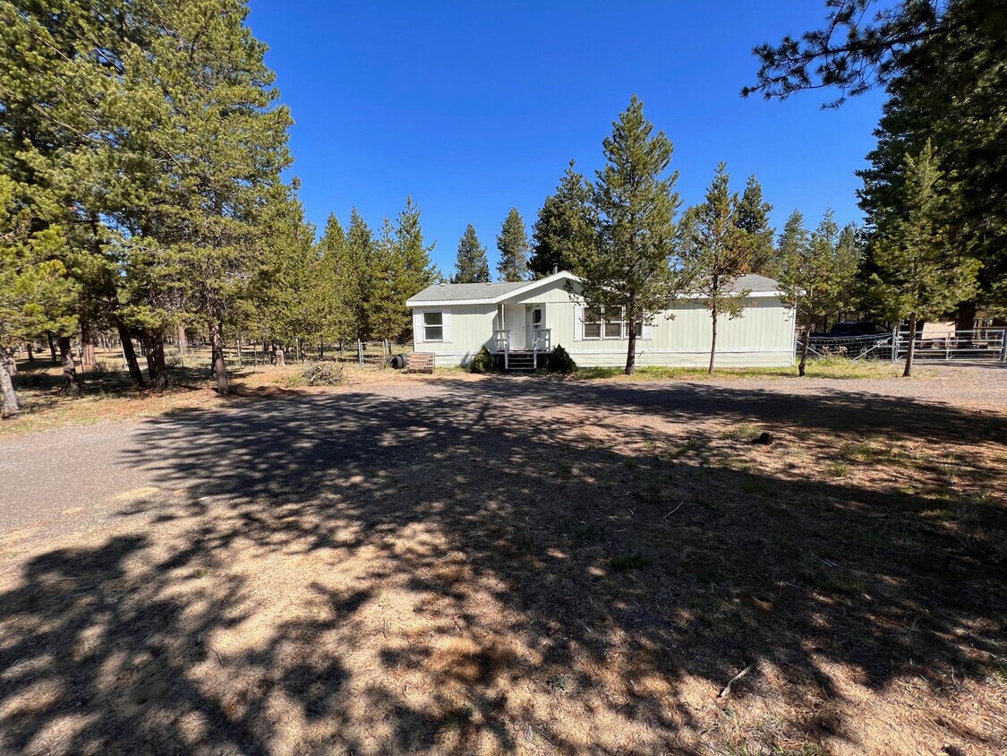 15844 Woodchip Ln, La Pine, OR 97739 House Rental in La Pine, OR