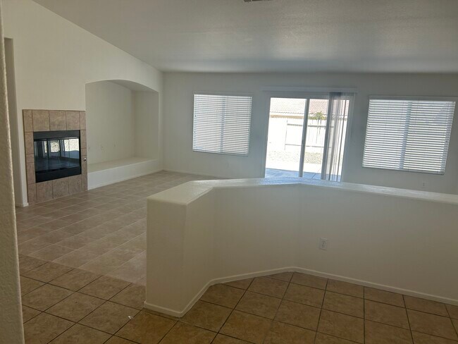 Foto del edificio - 13190 Cameron St