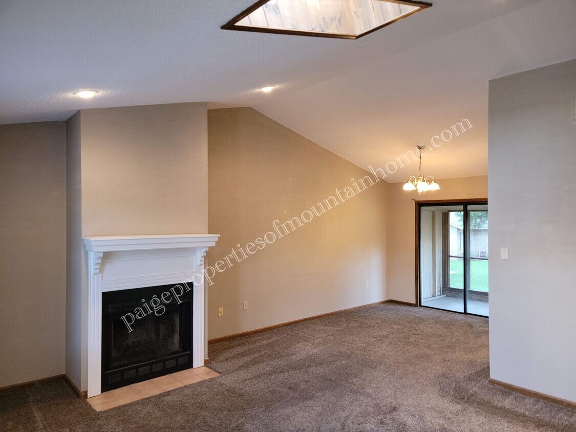 Primary Photo - Mnt Valley Condo