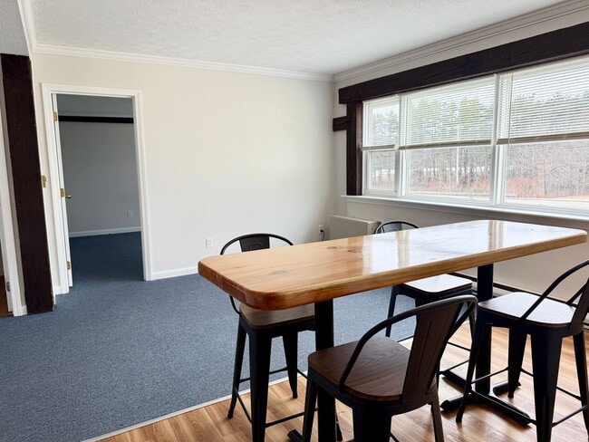 Foto del edificio - Well maintained inside and out